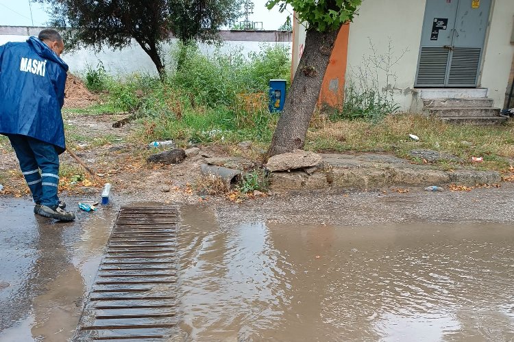 Manisa’da sağanak yağış sonrası tüm ekipler sahada