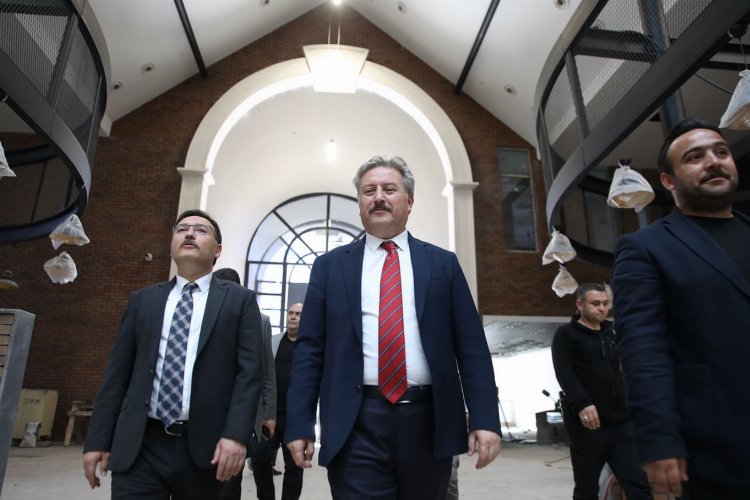 Vali Çiçek ve Başkan Palancıoğlu Çarşı Merlikgazi’yi inceledi