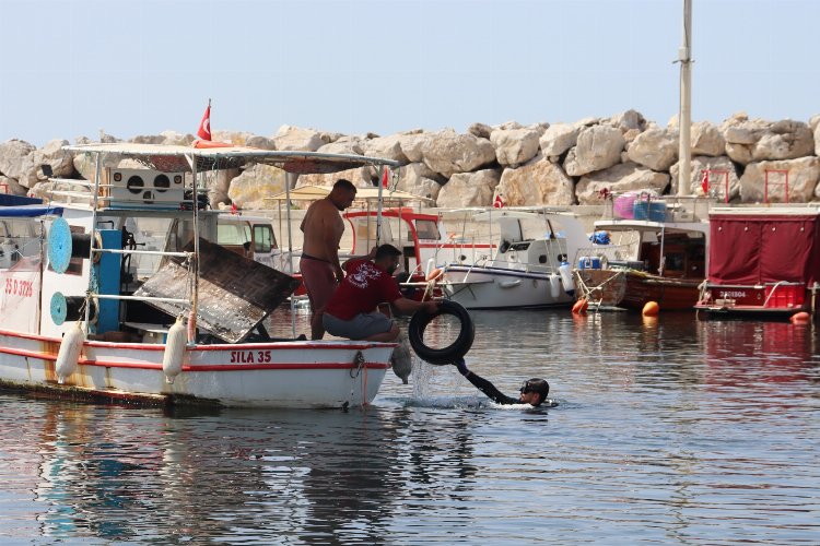 İzmir Özdere’de kıyı ve sualtı temizliği