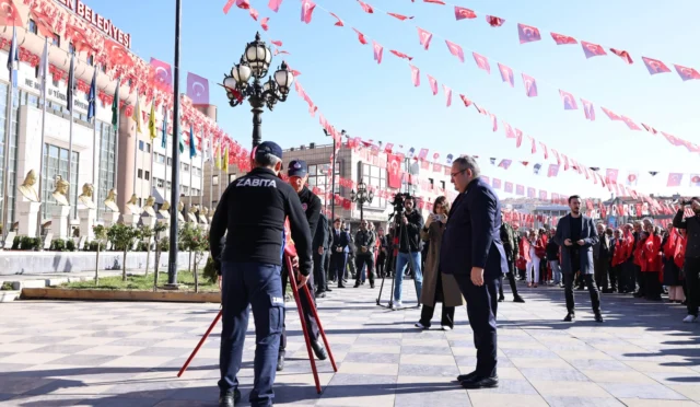 Cumhuriyet Bayramı kutlamaları Keçiören’de çelenk sunma ile başladı