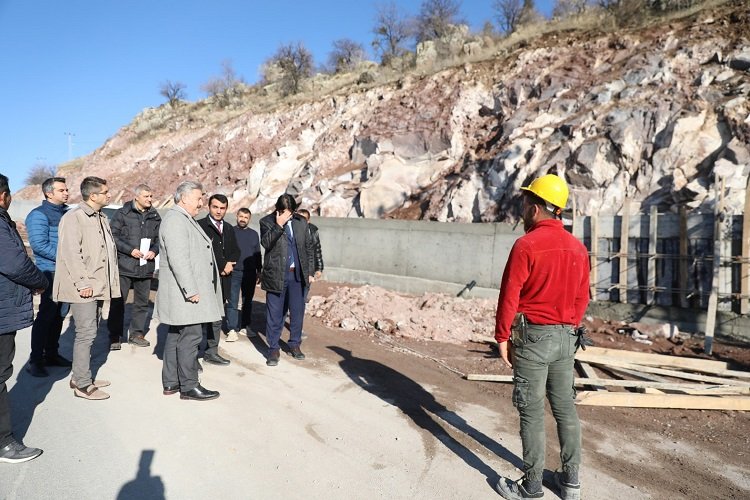 Kayseri Melikgazi’de yeni yol mesaisi