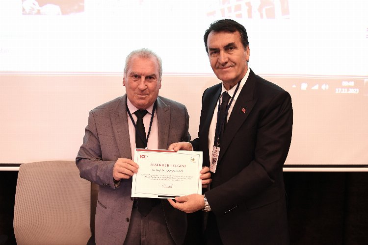 Osmanlı’dan bugüne Cumhuriyet Osmangazi’de konuşuldu