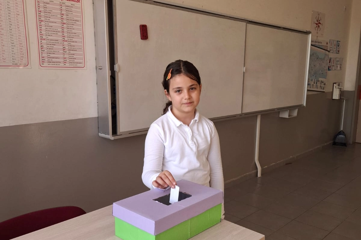 Seçimlerde taahhüt etmişti… Bursalı öğrenci Cumhurbaşkanı’nı davete hazırlanıyor