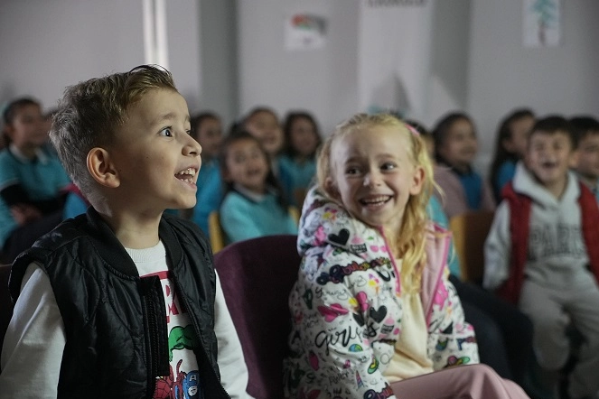 Uludağ Enerji çocuklara ‘Karagöz ve Hacivat’la enerji tasarrufunu anlattı