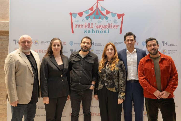 ‘Renkli Hayaller’in belgeseli, özel gösterimle seyirciyle buluştu