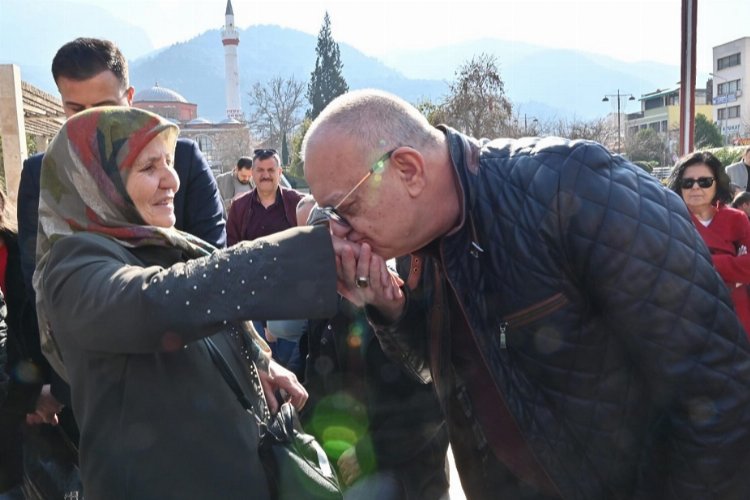 Manisa’da Başkan Ergün’e vatandaşlardan yoğun ilgi