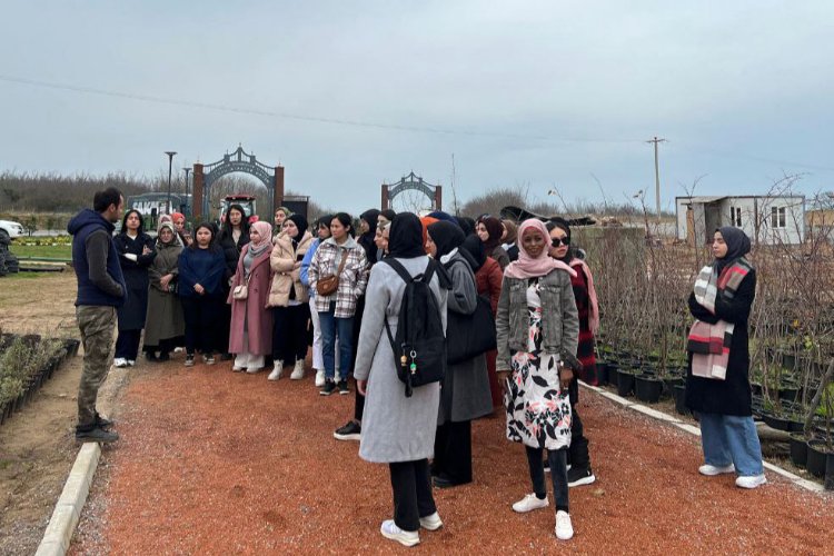 Üniversiteli gençler Sakarya’nın güzelliklerini keşfediyor