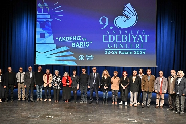 Antalya Muratpaşa’da demokrasi için sanat