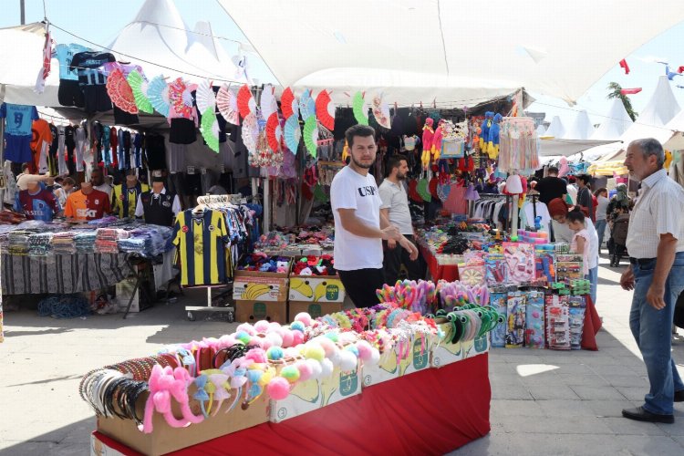 Kocaaeli’de Alışveriş Festivali esnafla vatandaşın yüzünü güldürdü