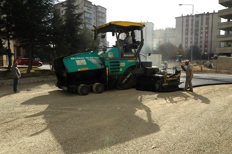 Kayseri Melikgazi’de ulaşımda konfor yeni asfaltla artıyor