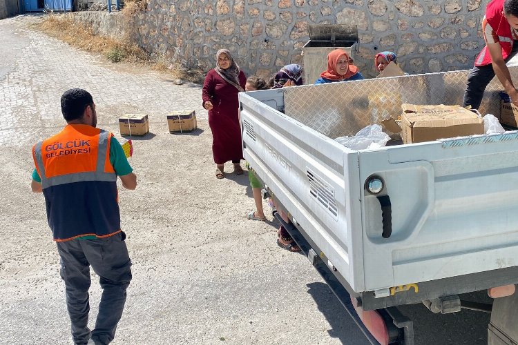 Gölcük’ten deprem bölgesine yardımlara devam