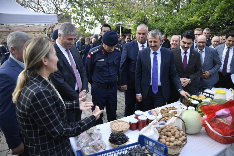 Edirne’de Vali Sezer kırsalda takibi bırakmıyor