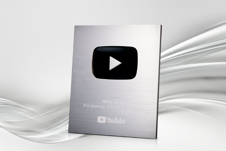 Aklım Yolda YouTube kanalına Silver Play Button plaketi