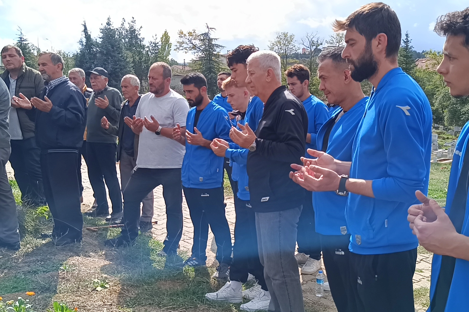 Pazaryerispor sezonu açtı… Merhum Mustafa Nemni unutulmadı!