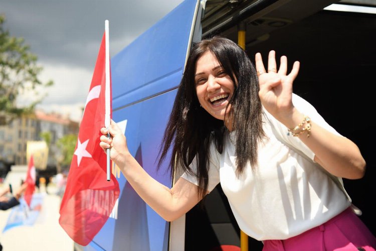 AK Parti’de Edirne’de Beril Üğdül’e yeni görev