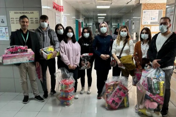 Bursa Yıldırım MTAL öğrencileri Onkoloji’deki çocuklara moral oldu