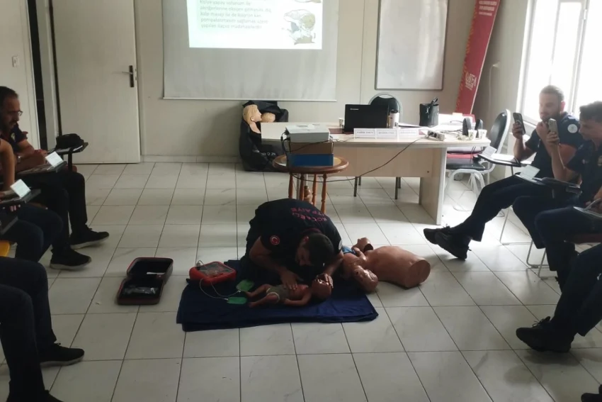 Kocaeli’de itfaiyeciler ilkyardım eğitimi aldı