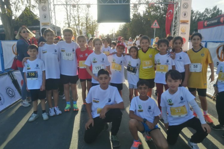 Bursa’da Yenişehirli atletler başarıdan başarıya koşuyor