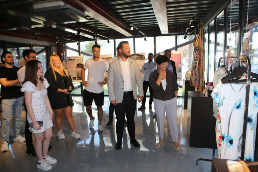 Bursa’da atıkları sanat eserine dönüştürdüler