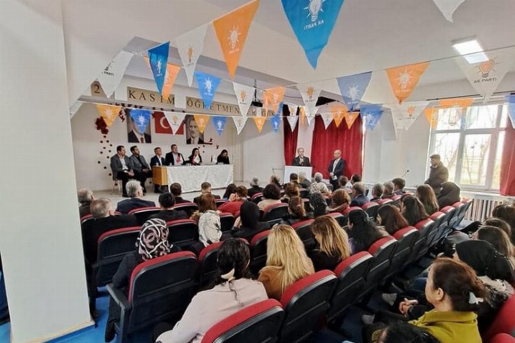 Enez’de lisede siyasi parti toplantısı! Tepkiler büyüyor!