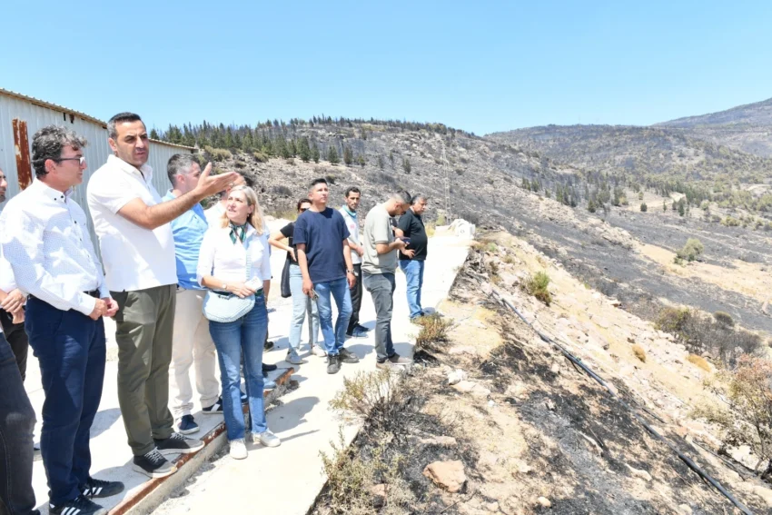 İzmir Çiğli’de Başkan Yıldız yangın bölgesinde