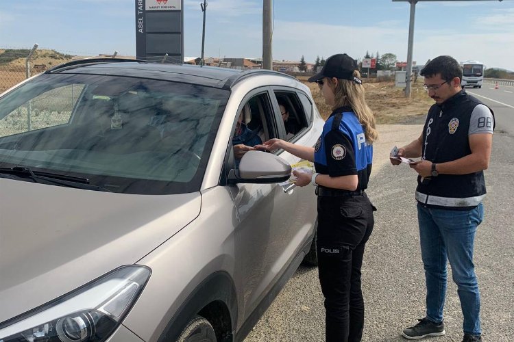 Keşan’da trafik ve araç güvenliği konulu broşür dağıtıldı