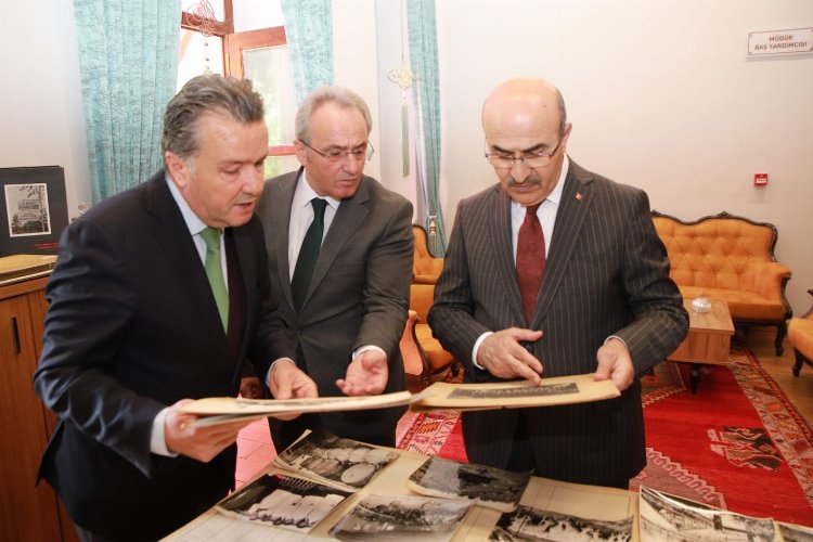 Bursa Valisi Demirtaş’dan ‘mesleki’ ve ‘kültürel’ ziyaret