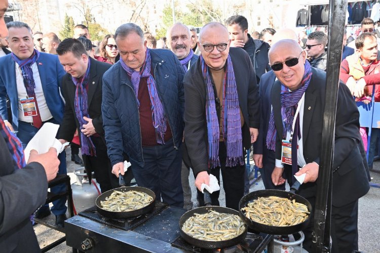 Karadenizliler Manisa’da hamsi festivalinde buluştular