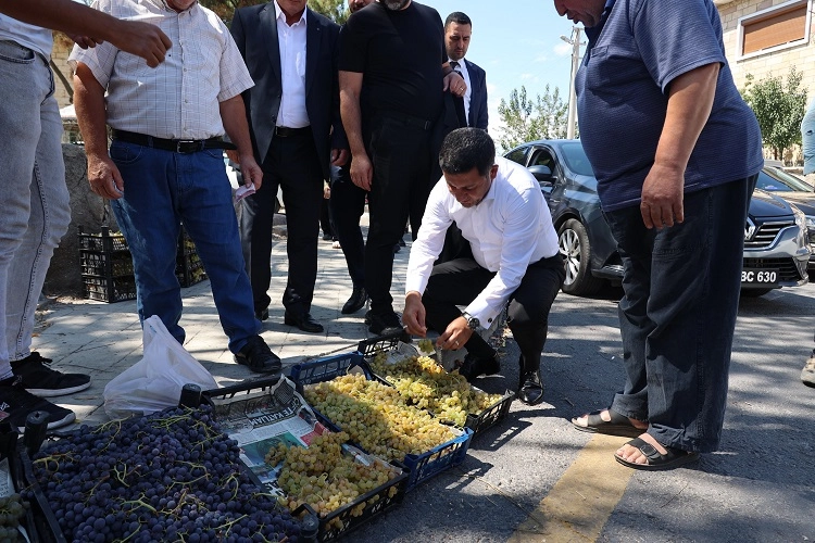 Başkan Rasim Arı’dan Nevşehirlilere üzüm ikramı