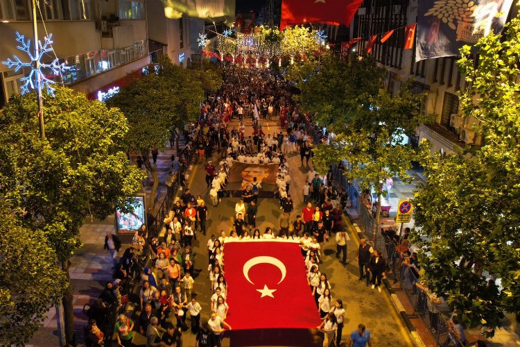 Manisa’da mesir coşkusu fener alayı ile katlandı