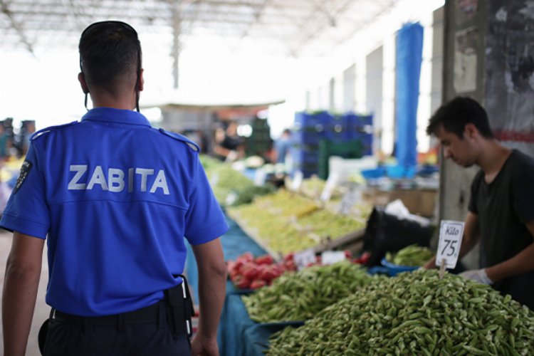 Kütahya’da zabıta ekiplerinden pazar denetimi