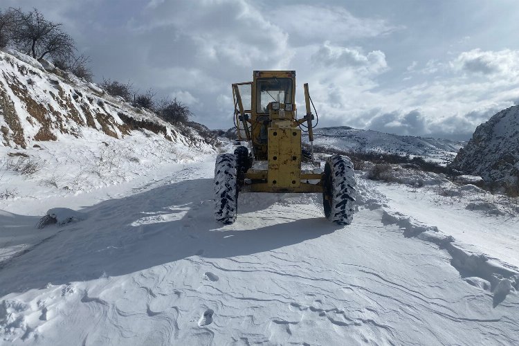 Malatya’da kardan kapalı yol kalmadı