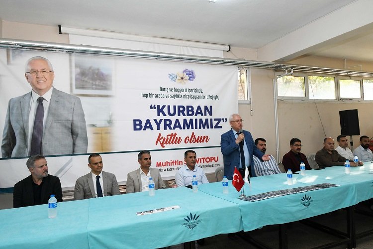 İzmir Karabağlar Belediyesi’nde bayramlaşma sevinci