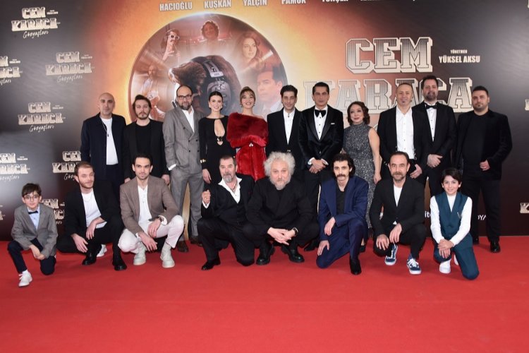 Galada ‘Cem Karaca’ sürprizi