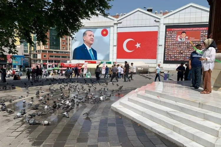 Bursa’da sıcaktan bunalan güvercinler böyle serinledi