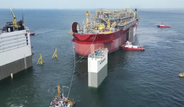 Karadeniz’de görev alacak dev tesis… Doğal gaz denizde işlenecek…