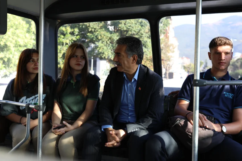 Bursa’da Gemlik Belediyesi’nden öğrencilere ücretsiz servis