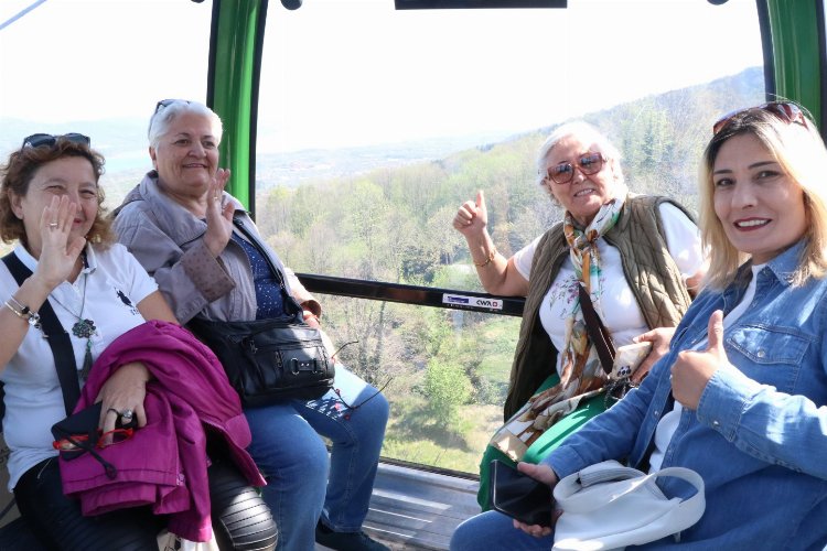 Kocaeli’de büyüklerin teleferik heyecanı