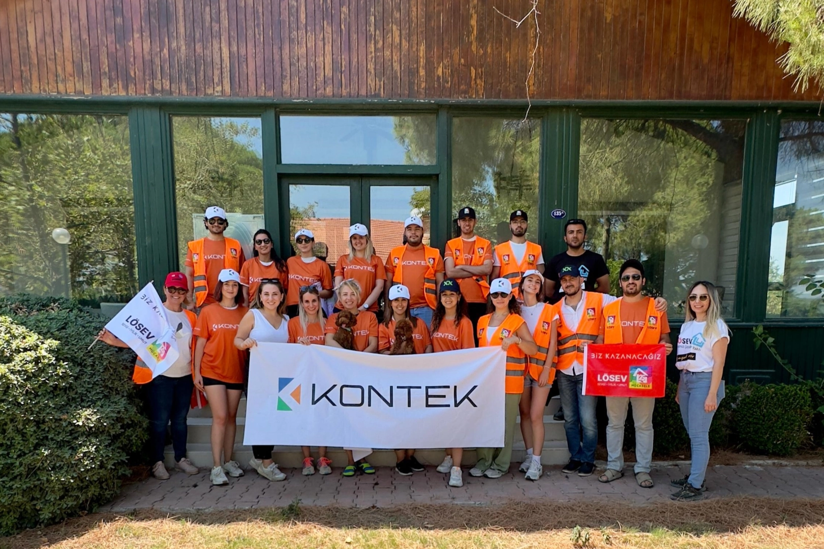 LÖSEV’e İzmir’de anlamlı destek