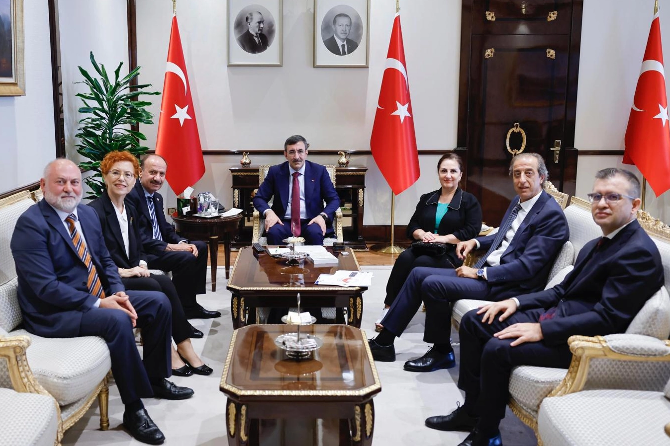 Cumhurbaşkanlığı’na Otizm Raporu sunuldu… Otizm 8 milyon aileyi etkiliyor