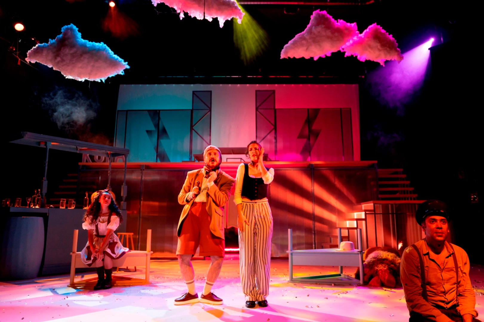 Nilüfer Kent Tiyatrosu ‘Şvayk’ ile perde açtı