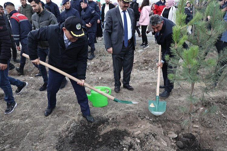 Kütahya Belediyesi’nden Milli Ağaçlandırma Günü’ne destek