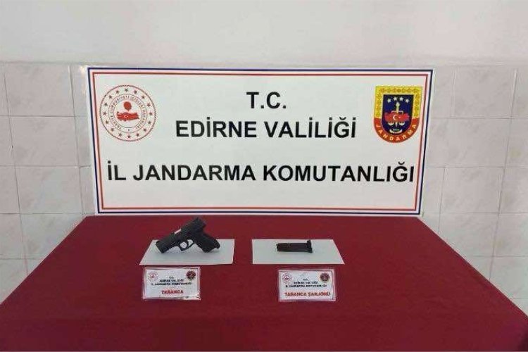 Enez’de kaçakçılık operasyonunda silah ele geçirildi