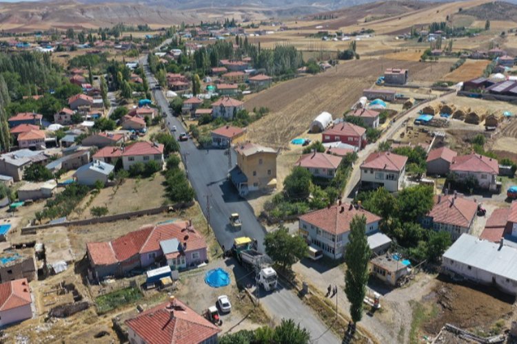 Kayseri Akkışla’da işler ‘yol’unda gidiyor