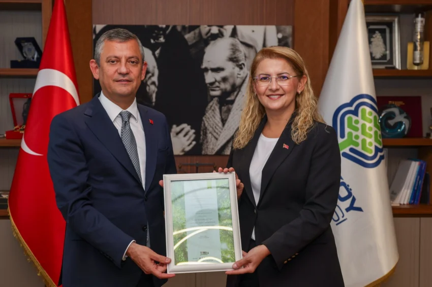 İstanbul Bakırköy’de Başkan Ovalıoğlu’na ‘Özel’ övgü