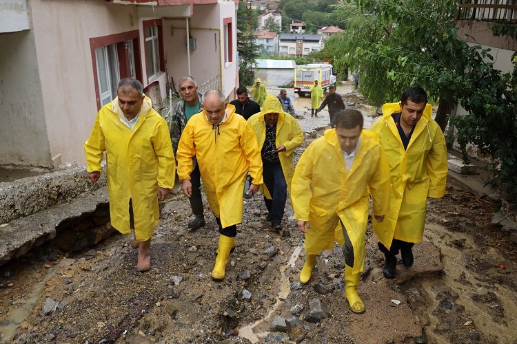 Kayseri Yahyalı’da sel yaraları sarılıyor