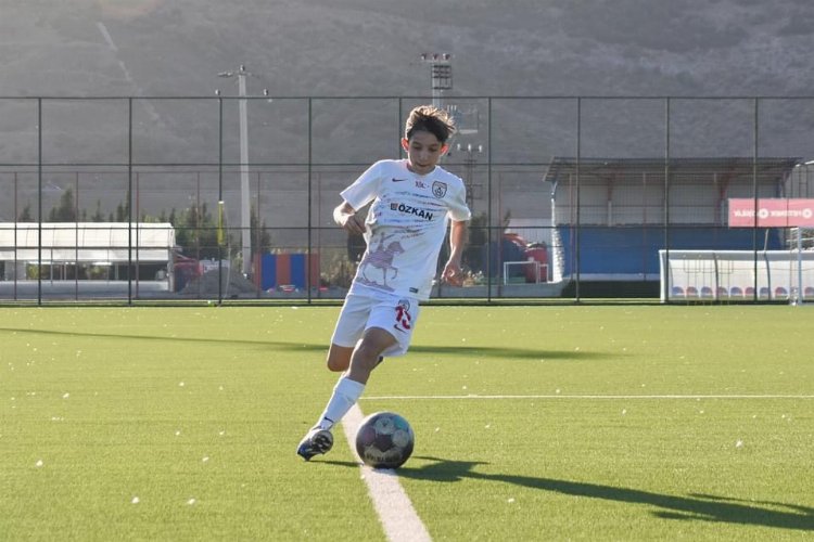 Arif Poyraz, U14 Milli Takımımızın Madrid kampına damga vurdu