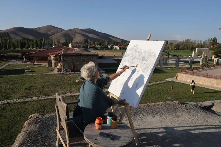 Sanat bu kez Bayburt’ta doğduğu toprağa aktı