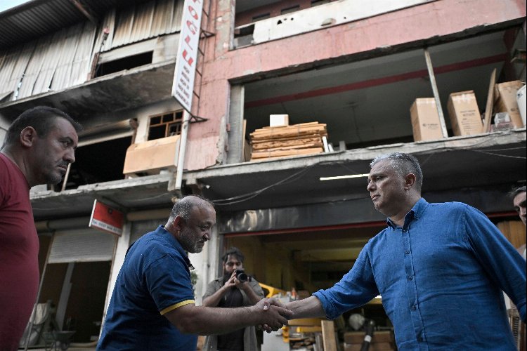 Başkan Uysal’dan esnafa ‘geçmiş olsun’ ziyareti