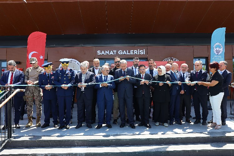 Kayseri’de ‘Milletin Zaferi KAYMEK Gurur Sanat Sergisi’ açıldı